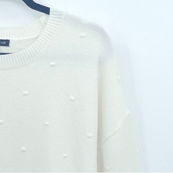 Kendall + Kylie Crew Neck Popcorn Sweater - Picture 2 of 3